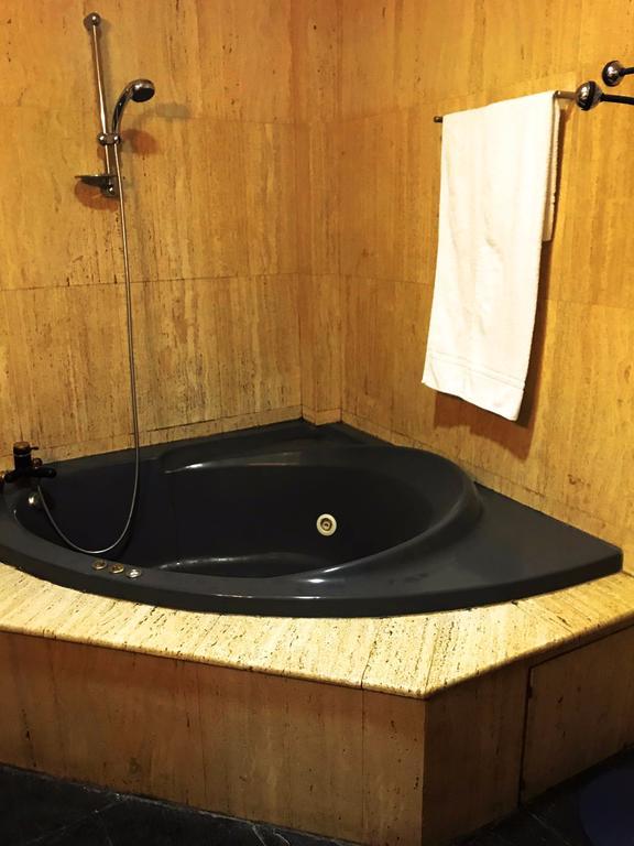 Bookingham ★Apartaments & Suites Madrid Luaran gambar